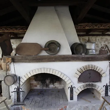 מלון Djudjeva Kyshta פנגיורישטה