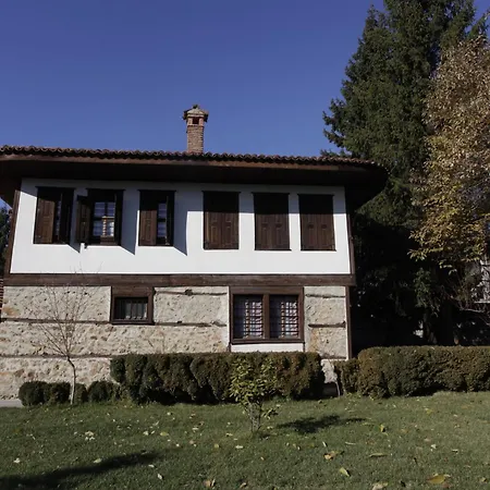 מלון Djudjeva Kyshta 3*