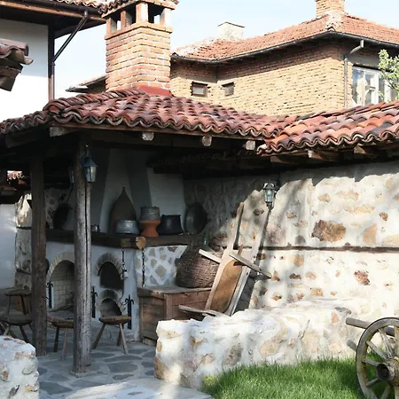 מלון Djudjeva Kyshta 3*